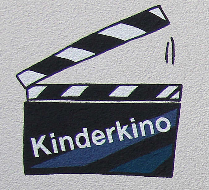 Zeichnung von Regieklappe mit Aufschrift "Kinderkino"
